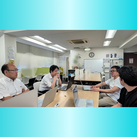 本社とアップル梅田の連携ミーティング風景